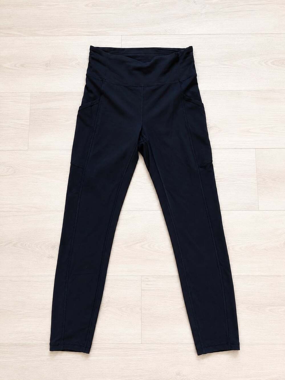 Lululemon Black Wunder Train High-Rise Tight with Pockets 25in Sz 4